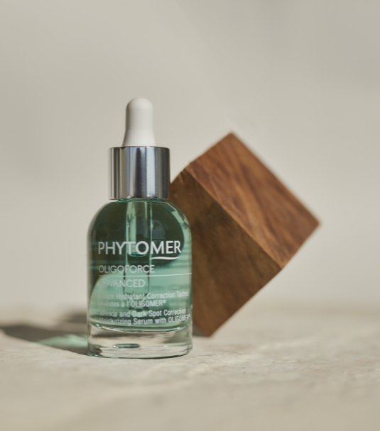 OLIGOFORCE ADVANCED Ihon pigmenttivirheitä ja juonteita vähentävä kosteuttava seerumi OLIGOMER®